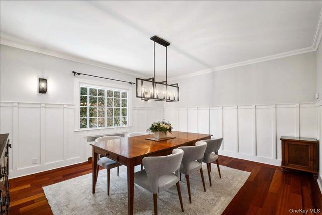 27 Huntington Avenue, Scarsdale, NY 10583