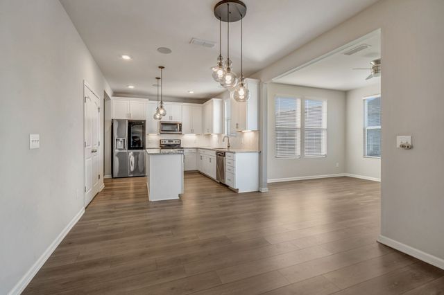 2861 Meadow Glen Circle, Mount Juliet, TN 37122