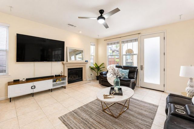 180 W Erics Way, Mountain House, CA 95391