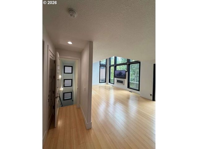 2982 Nw SANTANITA Ter, Portland, OR 97210