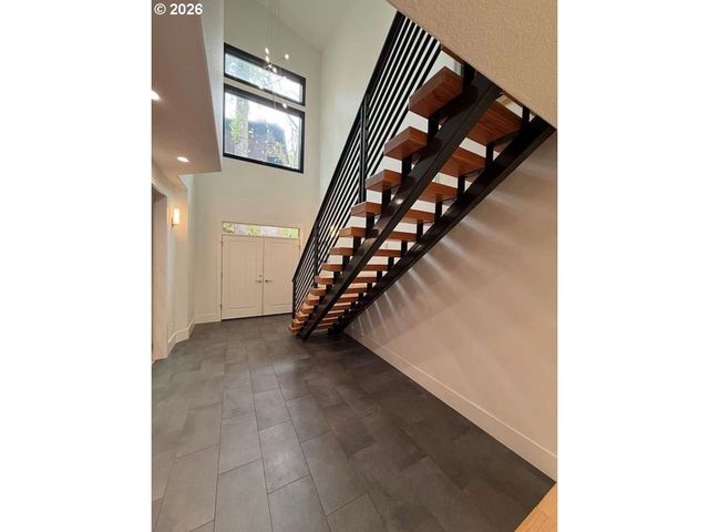 2982 Nw SANTANITA Ter, Portland, OR 97210