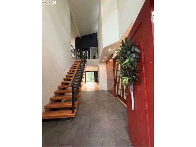 2982 Nw SANTANITA Ter, Portland, OR 97210