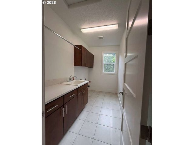 2982 Nw SANTANITA Ter, Portland, OR 97210