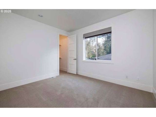 2982 Nw SANTANITA Ter, Portland, OR 97210