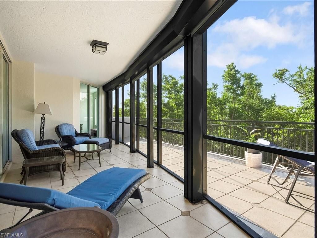 425 Cove Tower DR 304, NAPLES, FL 34110 — photo 3