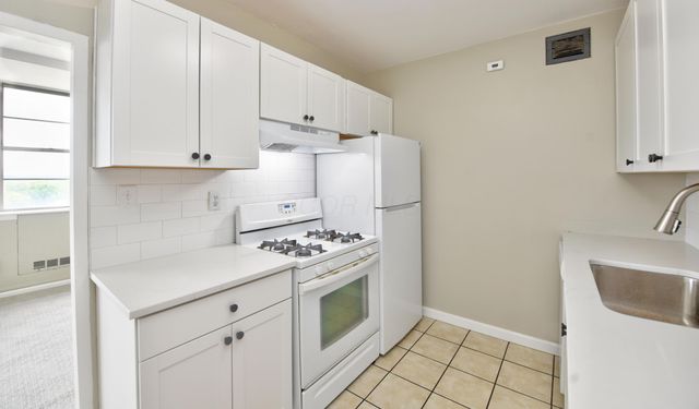 1620 E Broad Street, 1202, Columbus, OH 43203