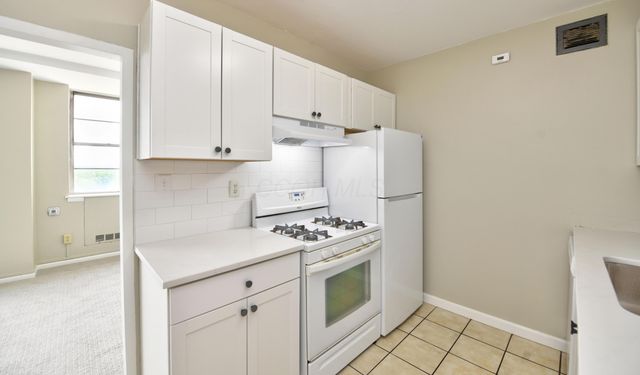 1620 E Broad Street, 1202, Columbus, OH 43203