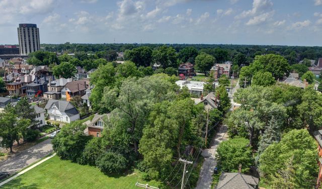 1620 E Broad Street, 1202, Columbus, OH 43203