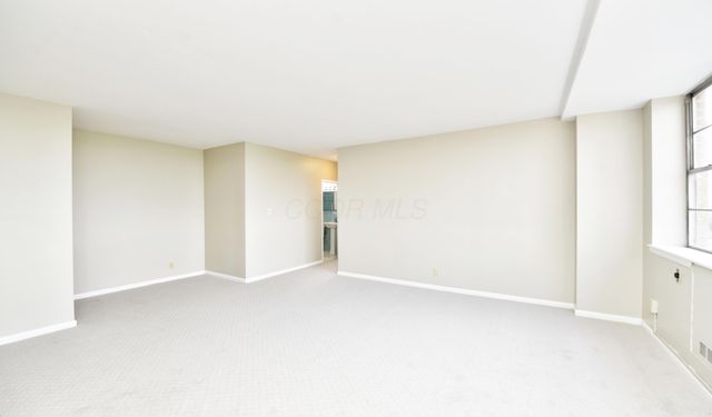 1620 E Broad Street, 1202, Columbus, OH 43203