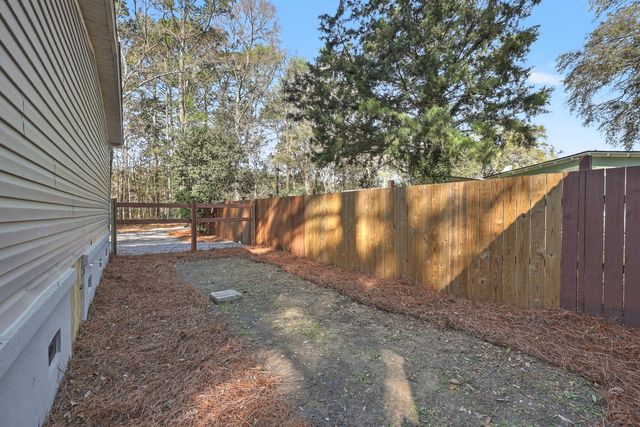 5750b Edger Tumbleston Road, Hollywood, SC 29449