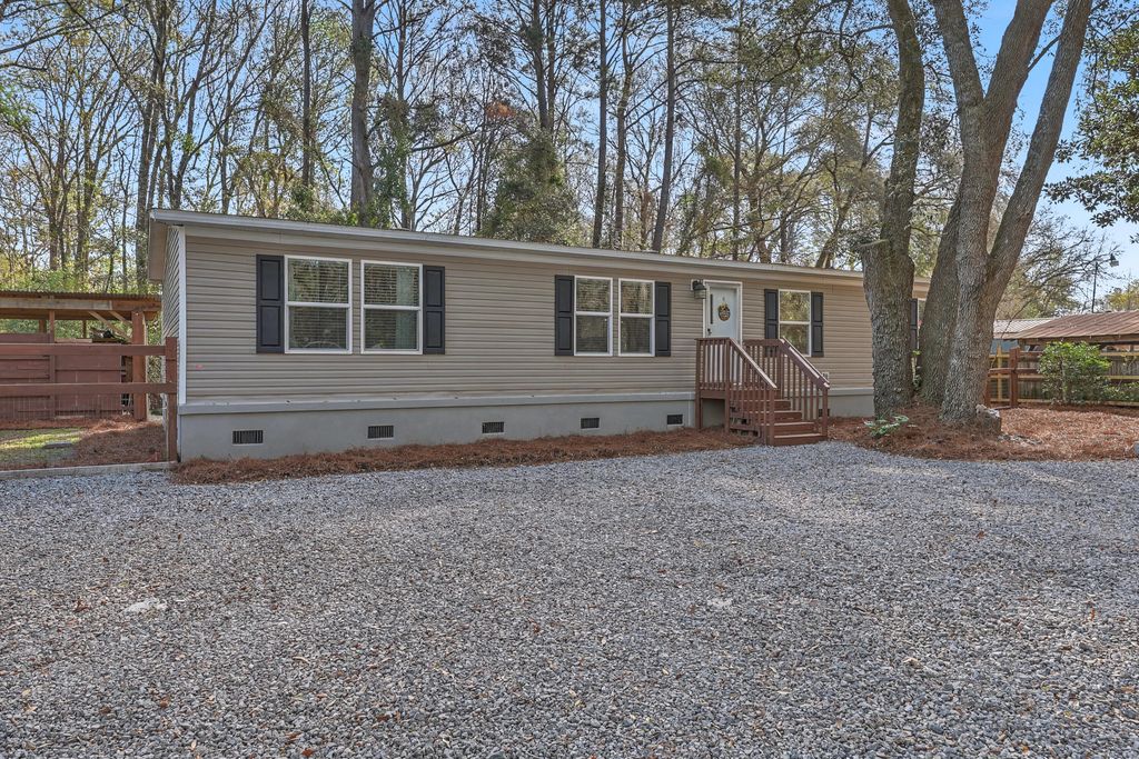 5750b Edger Tumbleston Road, Hollywood, SC 29449