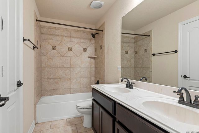 2618 Gray Whales, Converse, TX 78109