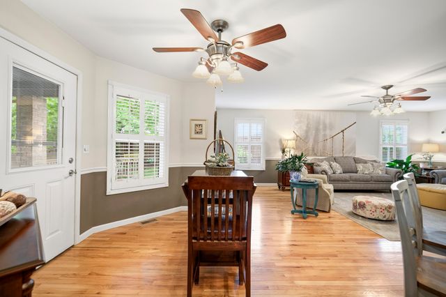 1076 Amberly Way, Richmond, KY 40475