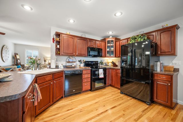 1076 Amberly Way, Richmond, KY 40475