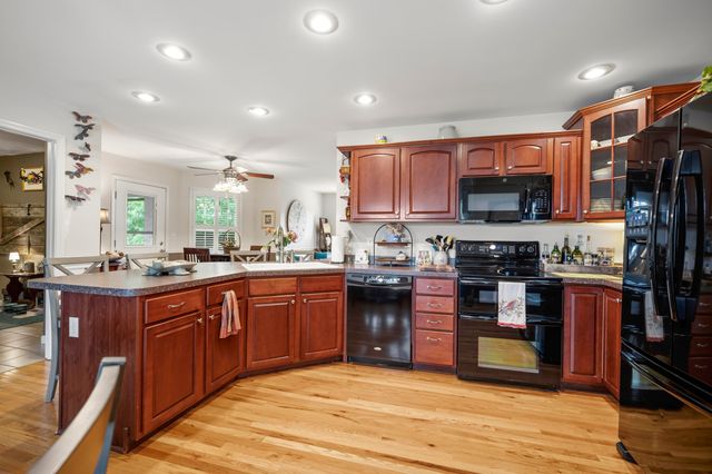 1076 Amberly Way, Richmond, KY 40475