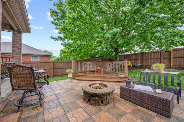 1076 Amberly Way, Richmond, KY 40475