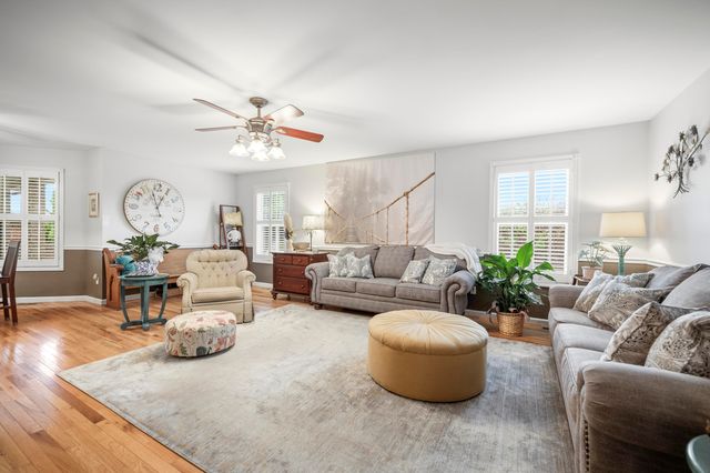 1076 Amberly Way, Richmond, KY 40475
