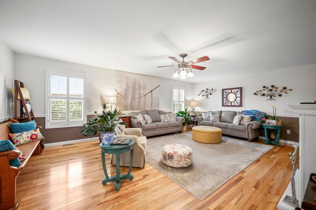 1076 Amberly Way, Richmond, KY 40475