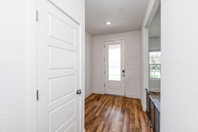 2071 N Hughes Avenue, Clovis, CA 93619