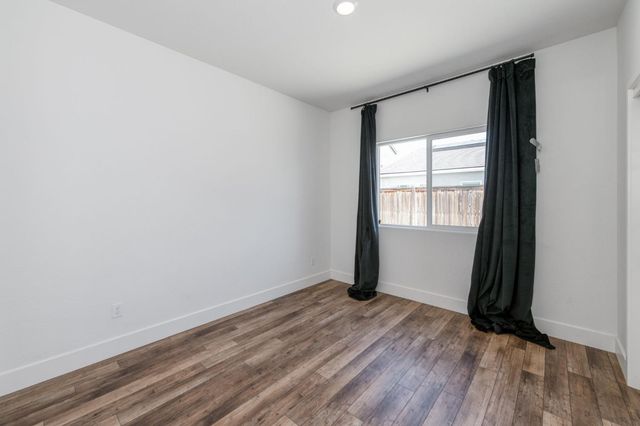 2071 N Hughes Avenue, Clovis, CA 93619