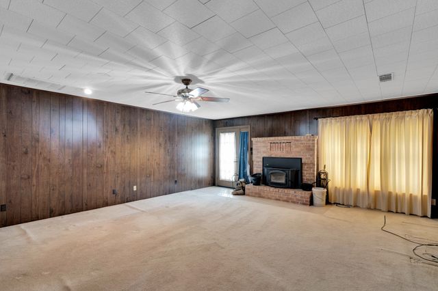 933 El Camino Road, Waxahachie, TX 75167