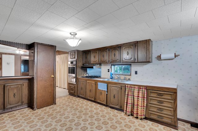 933 El Camino Road, Waxahachie, TX 75167