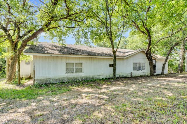 933 El Camino Road, Waxahachie, TX 75167