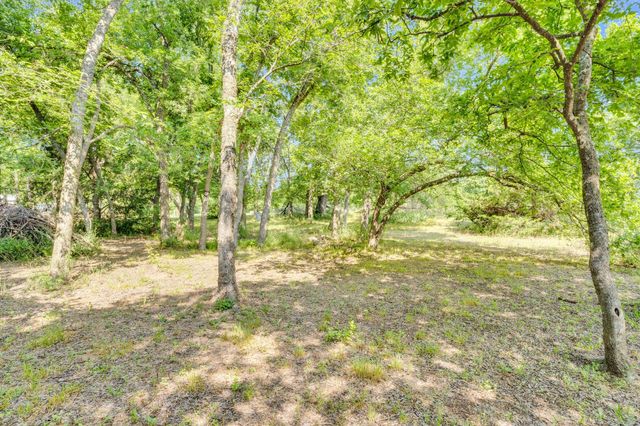 933 El Camino Road, Waxahachie, TX 75167