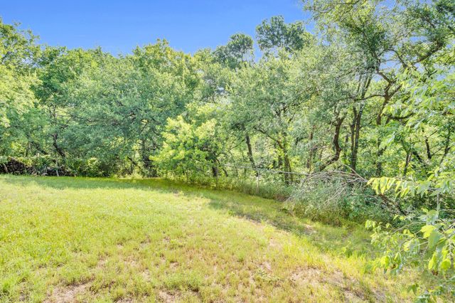 933 El Camino Road, Waxahachie, TX 75167