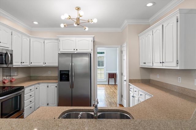 6913 Autumn Lake Trail, Hixson, TN 37343