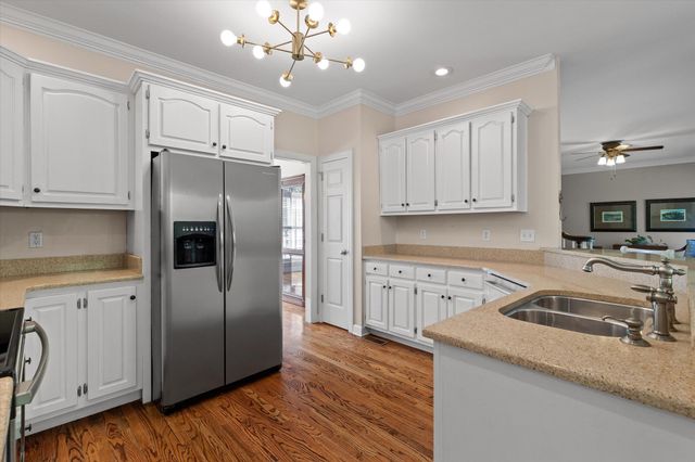 6913 Autumn Lake Trail, Hixson, TN 37343