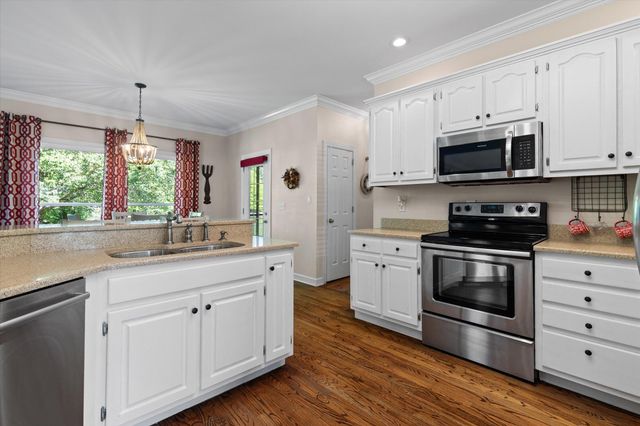 6913 Autumn Lake Trail, Hixson, TN 37343