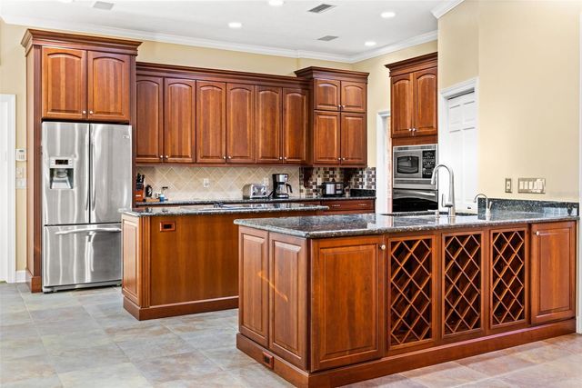 6445 RENWICK CIRCLE, Tampa, FL 33647