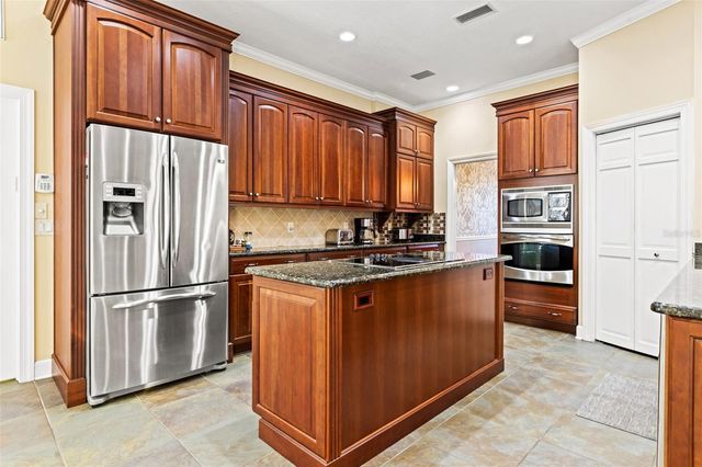 6445 RENWICK CIRCLE, Tampa, FL 33647