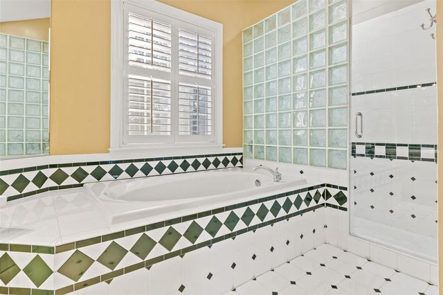 6445 RENWICK CIRCLE, Tampa, FL 33647