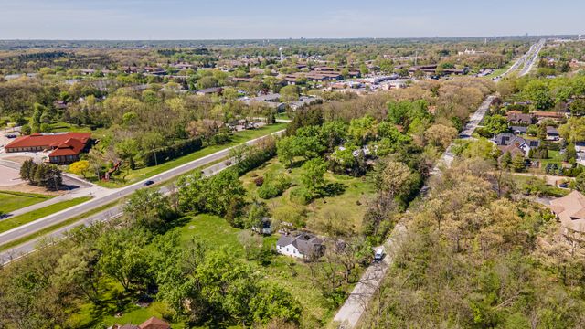 11s104 Jackson Street, Burr Ridge, IL 60527