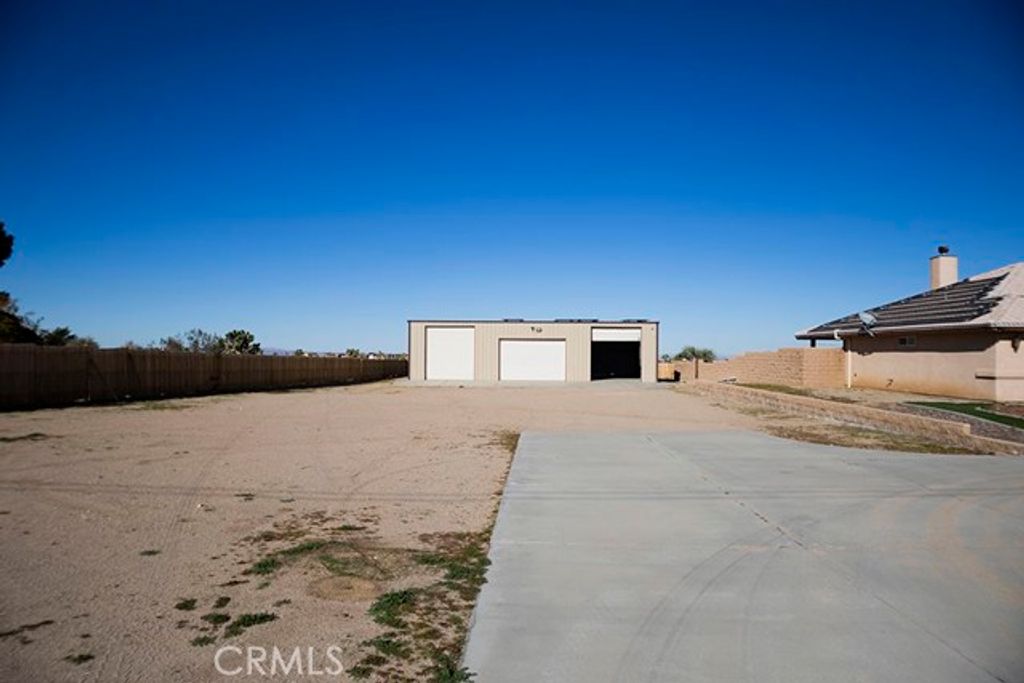 11830 Joshua Dell Road, Victorville, CA 92371
