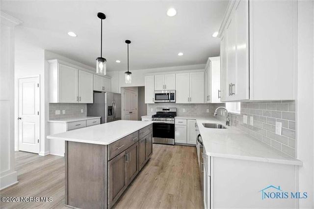 153 Bentley Drive, Perrysburg, OH 43551