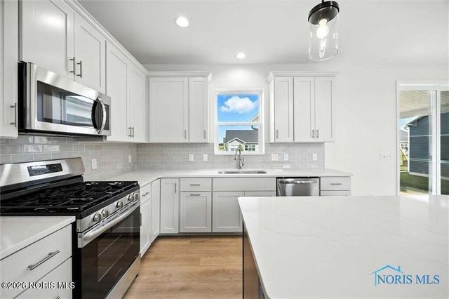 153 Bentley Drive, Perrysburg, OH 43551