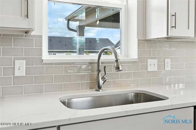 153 Bentley Drive, Perrysburg, OH 43551