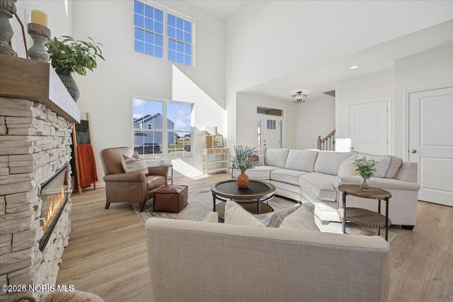 153 Bentley Drive, Perrysburg, OH 43551