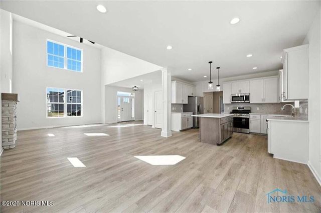 153 Bentley Drive, Perrysburg, OH 43551