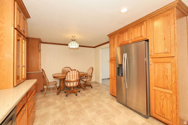 882 E 7905 S, Sandy, UT 84094