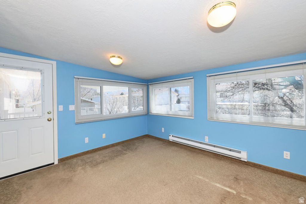 Image 25 of property listing at 882 E 7905 S, Sandy, UT 84094