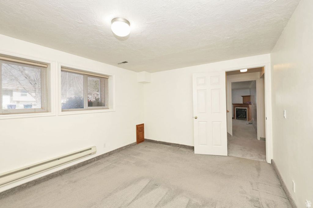 Image 28 of property listing at 882 E 7905 S, Sandy, UT 84094