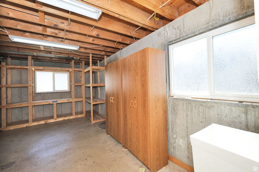 Image 31 of property listing at 882 E 7905 S, Sandy, UT 84094