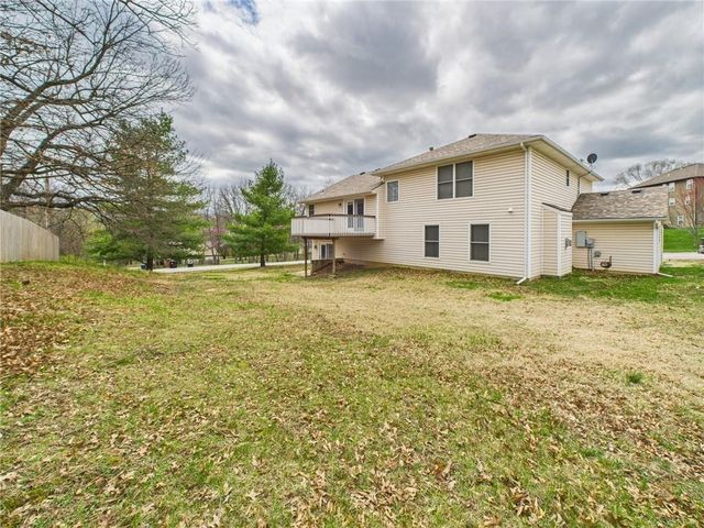 101 Hidden Pines Lane, Warrensburg, MO 64093