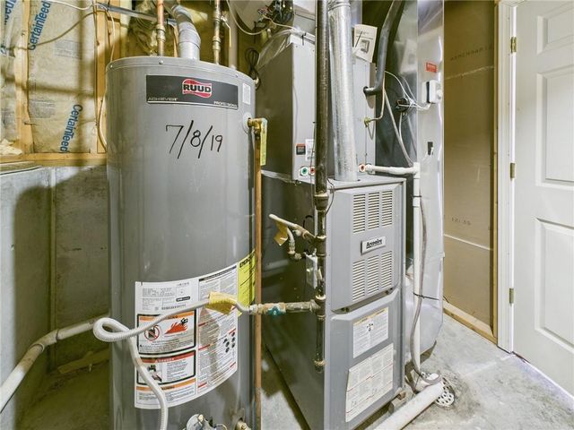 101 Hidden Pines Lane, Warrensburg, MO 64093