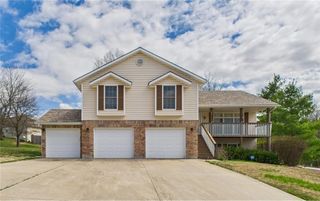101 Hidden Pines Lane, Warrensburg, MO 64093