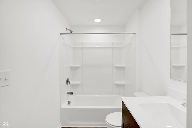 7595 Bluegill Drive, Noblesville, IN 46062